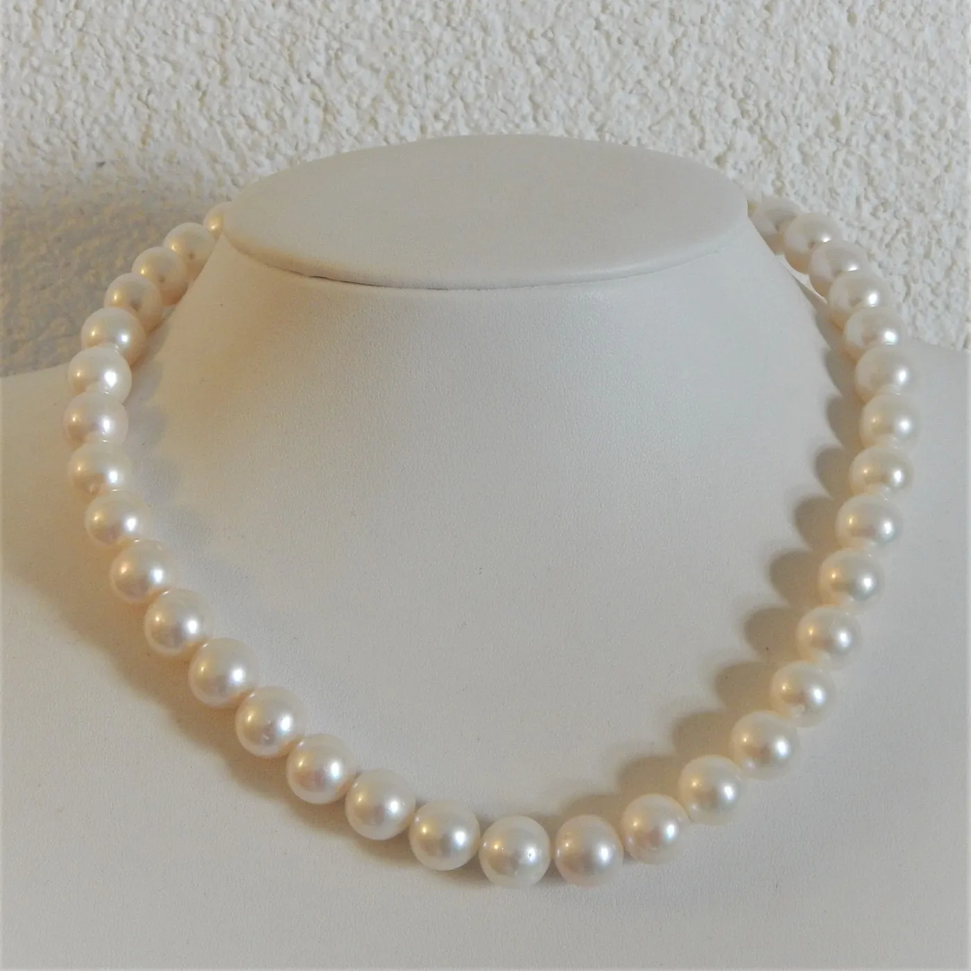 perlenkette-9-10mm-AA+-weiß-perlen-süßwasserperlen-echte perlen-perlenschmuck-1.JPG